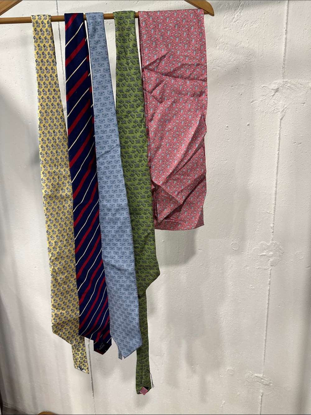 Men's Burberry and vineyard vines Tie - and silk scarf Vineyard cup 2006